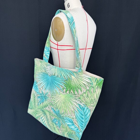 99% new Hawaiian style tote bag - Picture 3 of 5